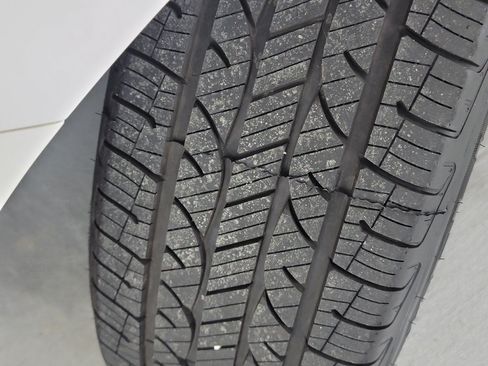 Used 2023 Chevrolet Equinox LS w/ Midnight Edition FWD image 29