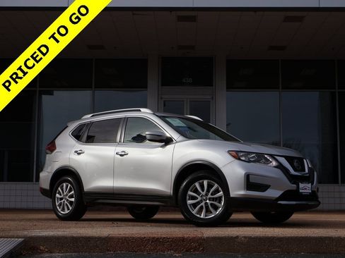 Used 2019 Nissan Rogue SV image 1