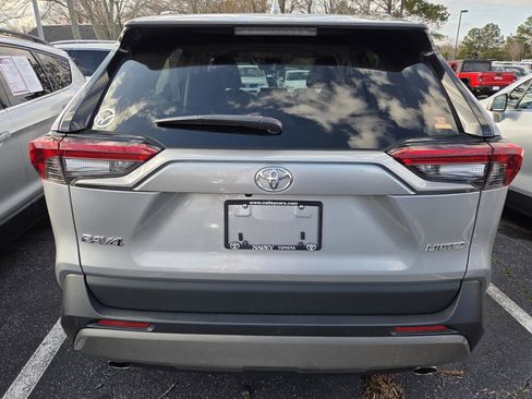 Used 2022 Toyota RAV4 Limited image 4