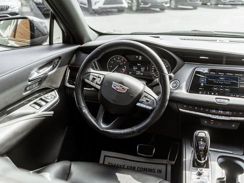 Used 2021 Cadillac XT4 Sport image 14