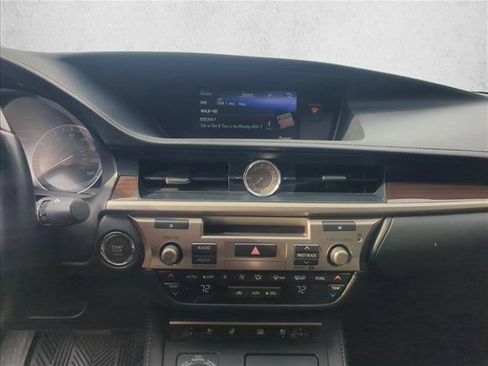 Used 2017 Lexus ES 350 w/ Luxury Package FWD image 16