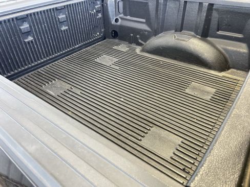 Used 2023 Ford F150 XLT RWD image 5