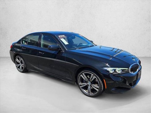 Used 2023 BMW 330i Sedan w/ Premium Package RWD image 3