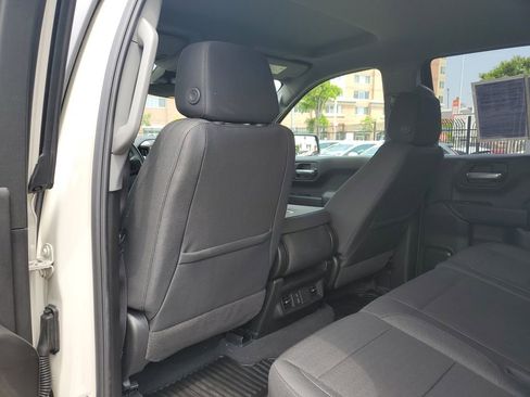 Used 2026 Chevrolet Silverado 1500 Custom w/ Turbomax Blackout Package RWD image 15