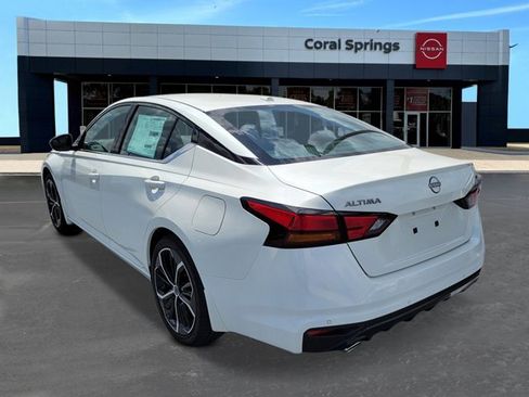 New 2025 Nissan Altima 2.5 SR image 3