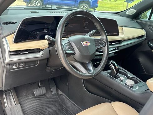 Used 2024 Cadillac XT4 Premium Luxury FWD image 12