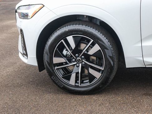 New 2026 Volvo XC60 B5 Core AWD/4WD image 9