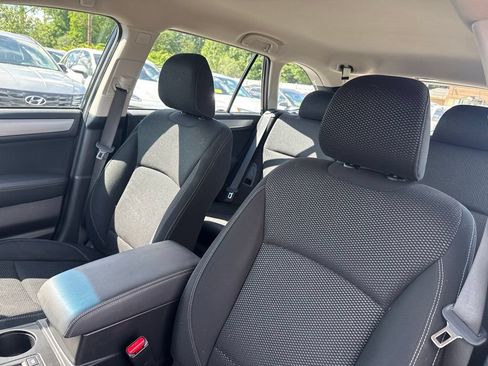 Used 2019 Subaru Outback 2.5i AWD/4WD image 14