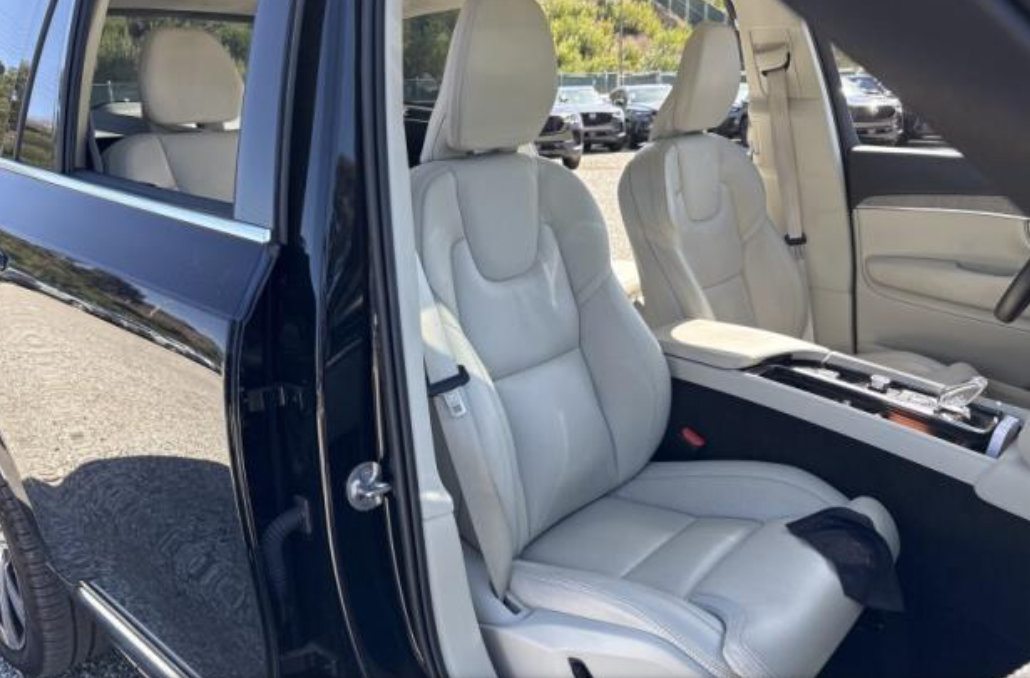 Used 2025 Volvo XC90 T8 Ultra w/ Protection Package AWD/4WD image 7