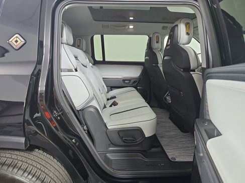 Used 2024 Rivian R1S Adventure AWD/4WD image 23