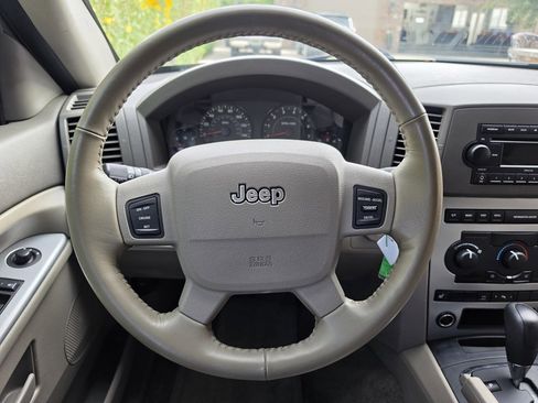 Used 2005 Jeep Grand Cherokee Laredo image 40