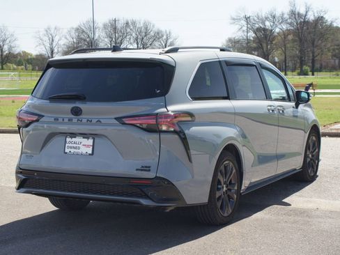 Used 2024 Toyota Sienna XSE w/ XSE Premium Package image 22