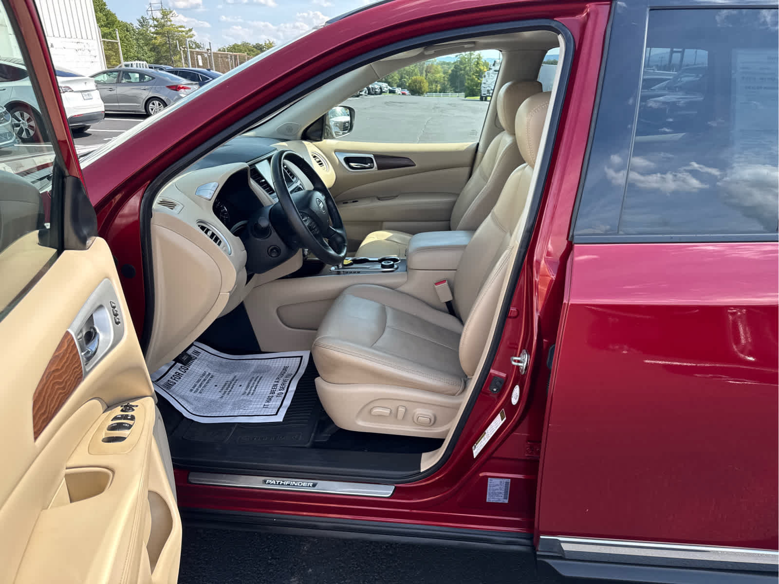 Used 2019 Nissan Pathfinder Platinum AWD/4WD image 22