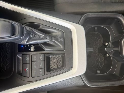 Certified 2025 Toyota RAV4 XLE AWD/4WD image 17