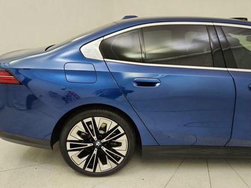 Used 2026 BMW 530i xDrive image 7