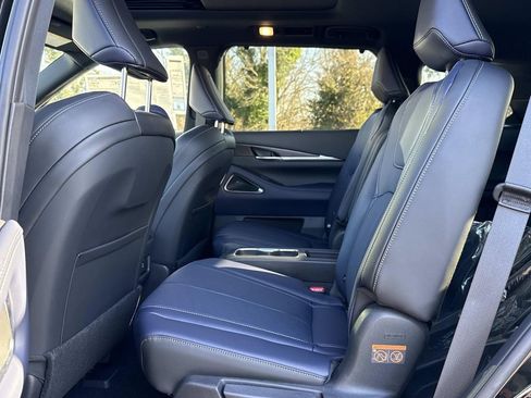 New 2026 INFINITI QX60 Sport image 18