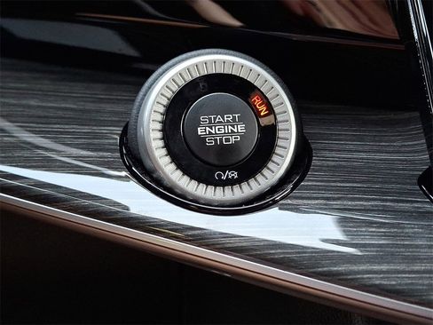 Used 2022 Jeep Wagoneer Series III w/ Convenience Group I image 24