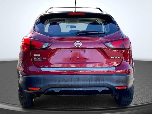Used 2018 Nissan Rogue Sport SV w/ SV Technology Package image 4