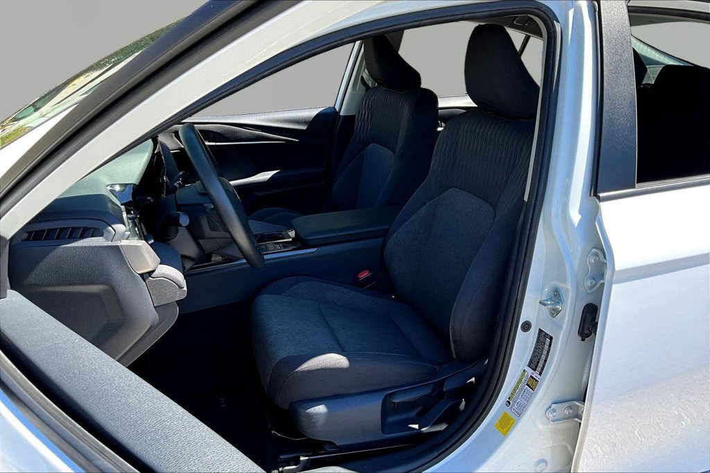 Used 2025 Toyota Camry LE FWD image 22