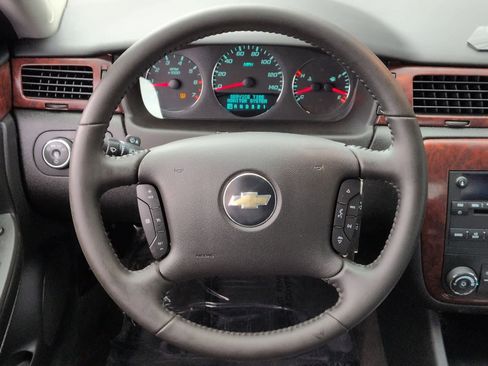 Used 2010 Chevrolet Impala LT image 23