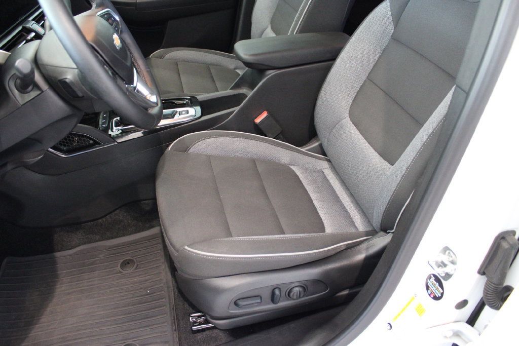 Used 2025 Chevrolet TrailBlazer LT w/ Convenience Package FWD image 10