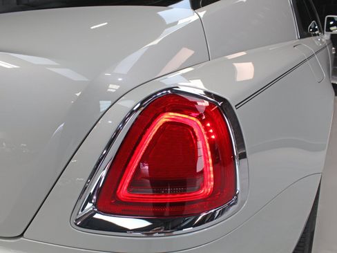 Used 2014 Rolls-Royce Wraith RWD image 17