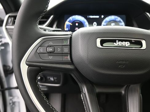 New 2025 Jeep Grand Cherokee Laredo X image 28