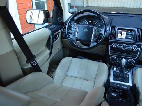 Used 2013 Land Rover LR2 HSE AWD/4WD image 52