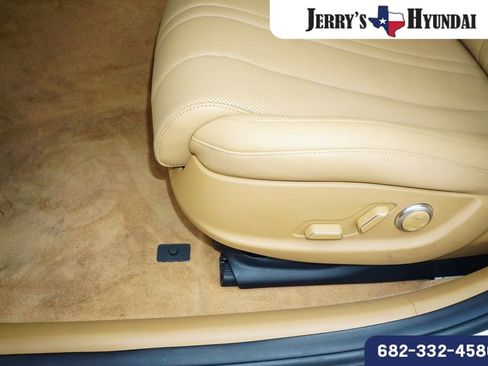 Used 2025 Genesis G80 2.5T image 17