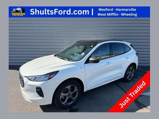 Used 2024 Ford Escape ST-Line w/ Tech Pack #1 AWD/4WD image 1