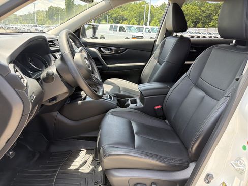 Used 2017 Nissan Rogue SL AWD/4WD image 16