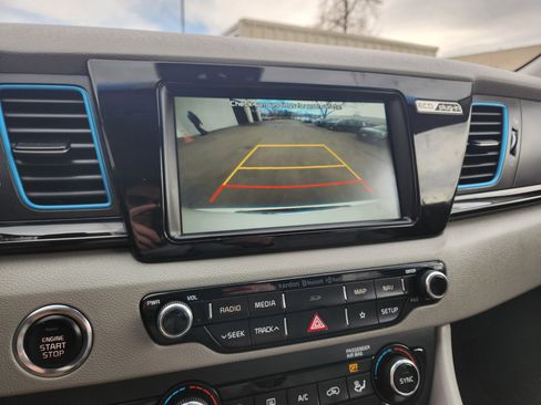 Used 2019 Kia Niro EX Premium image 24