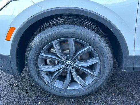 Used 2023 Volkswagen Tiguan SE image 10