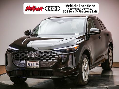 Certified 2025 Audi Q5 Premium w/ Premium Plus AWD/4WD image 1