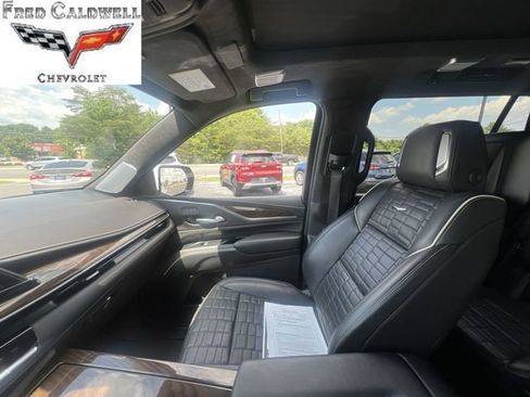 Certified 2023 Cadillac Escalade Sport Platinum AWD/4WD image 11