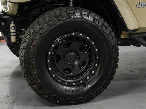 Used 2022 Jeep Wrangler Unlimited Sahara AWD/4WD image 48