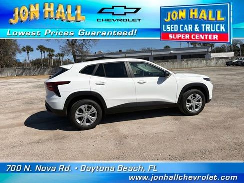 Used 2026 Chevrolet Trax LS w/ Driver Confidence Package image 13