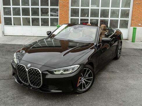 Used 2022 BMW 430i xDrive Convertible w/ Premium Package image 4