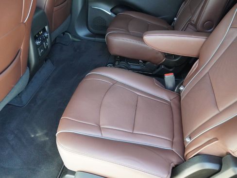 Used 2021 Buick Enclave Avenir w/ Avenir Technology Package image 31