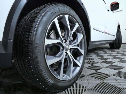 Used 2024 Acura MDX SH-AWD w/ Technology Package image 9