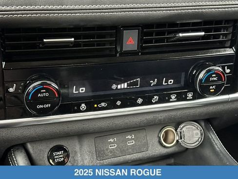 Used 2025 Nissan Rogue Platinum FWD image 23