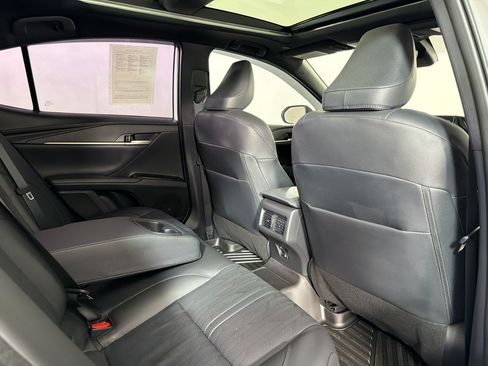 Used 2025 Toyota Camry XSE FWD image 30