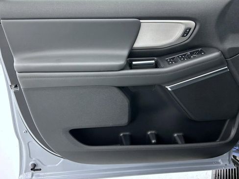 New 2026 Ford Expedition Active image 9