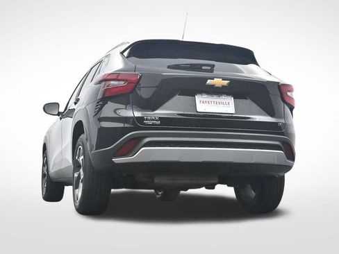 Used 2024 Chevrolet Trax LT FWD image 36
