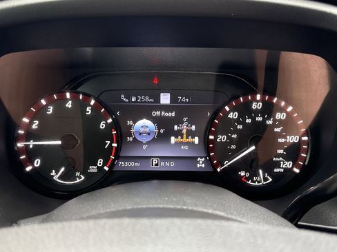 Used 2021 Nissan Titan PRO-4X w/ Pro-4x Convenience Package image 13