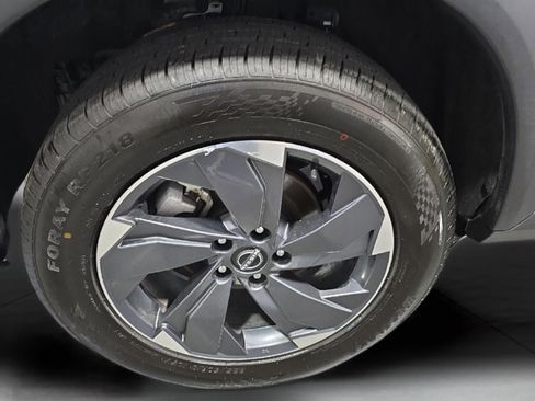 Used 2025 Nissan Rogue SV FWD image 25