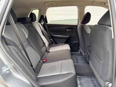 Used 2023 Nissan Rogue SV FWD image 34