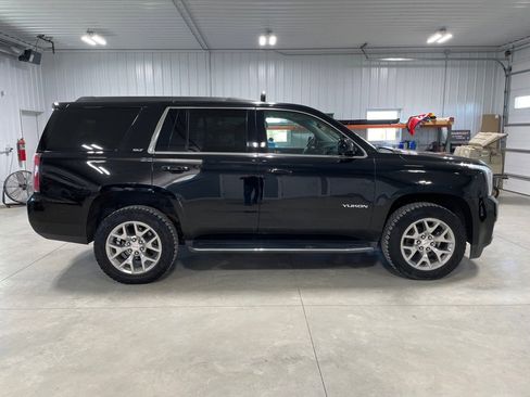 Used 2017 GMC Yukon SLT image 8