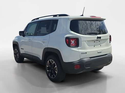 Used 2023 Jeep Renegade Latitude AWD/4WD image 3