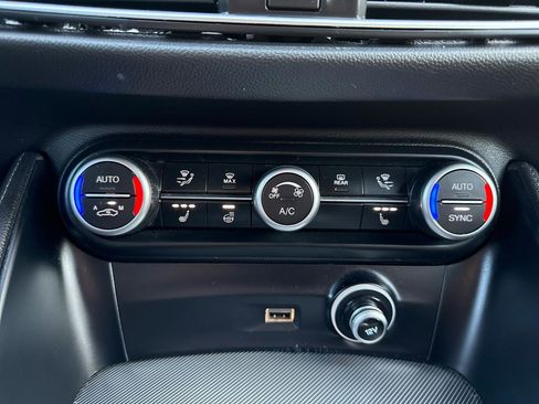 Used 2022 Alfa Romeo Stelvio Veloce image 49